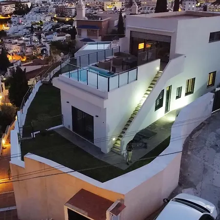 Villa Moderna Mediterránea Nerja