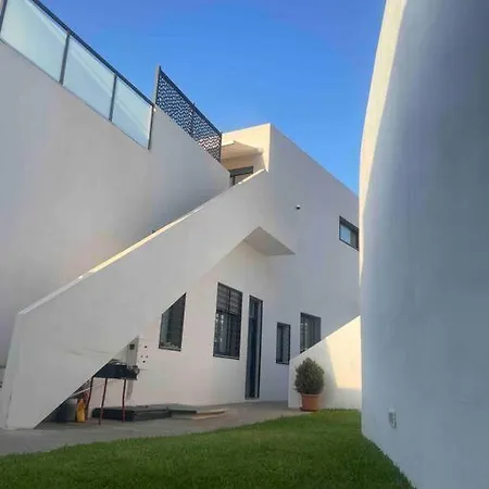 Moderna Mediterranea نيرخا